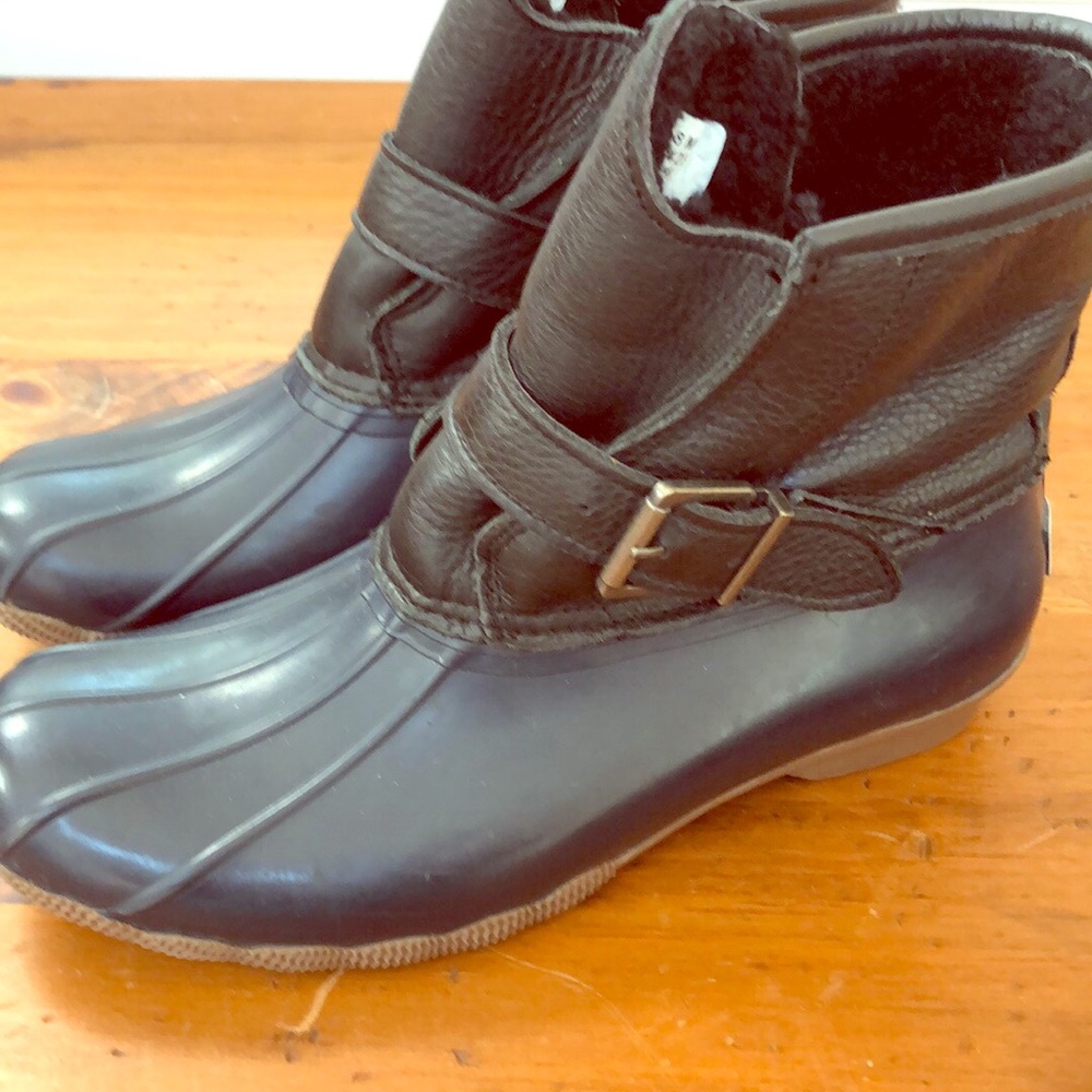 Sperry  all weather boots sz 8 . Worn once too sm